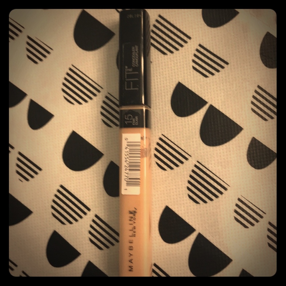 New Maybelline Fit me concealer in fair